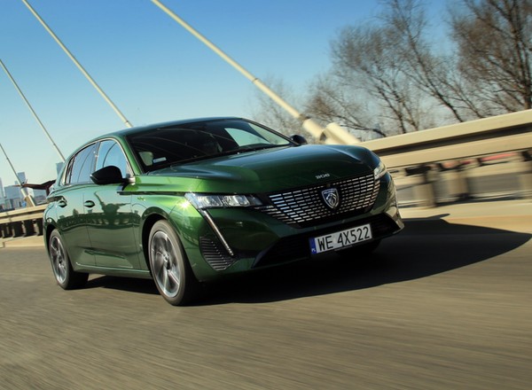 Peugeot 308 1.2 PureTech M6 – drapieżny przystojniak potrafi zrobić wrażenie – test