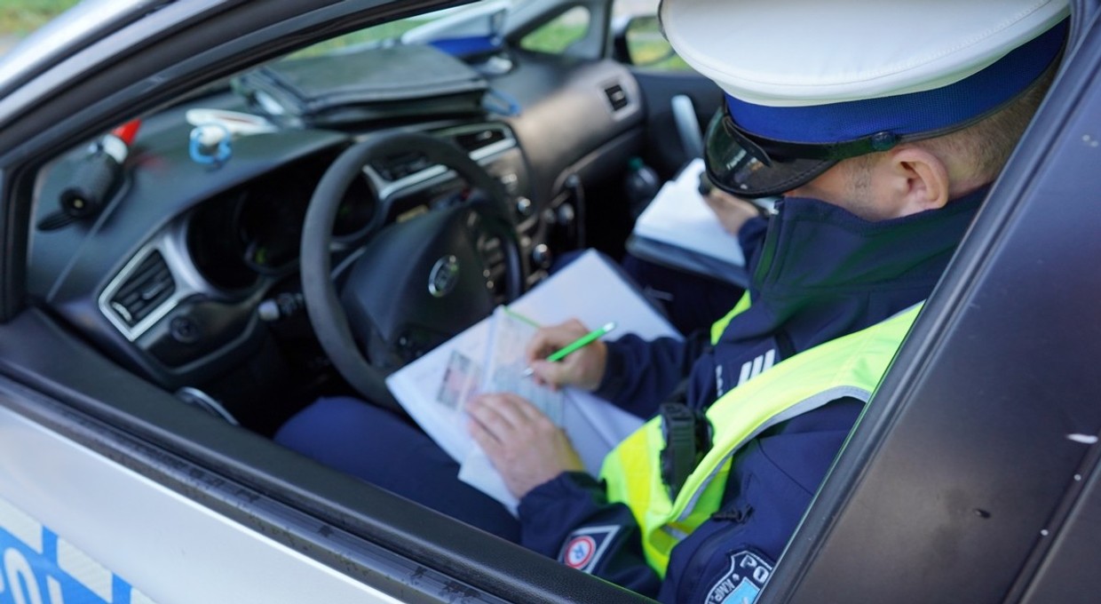 Mandaty z fotoradarów wkrótce w mObywatelu. Kierowcy zyskają pełną kontrolę