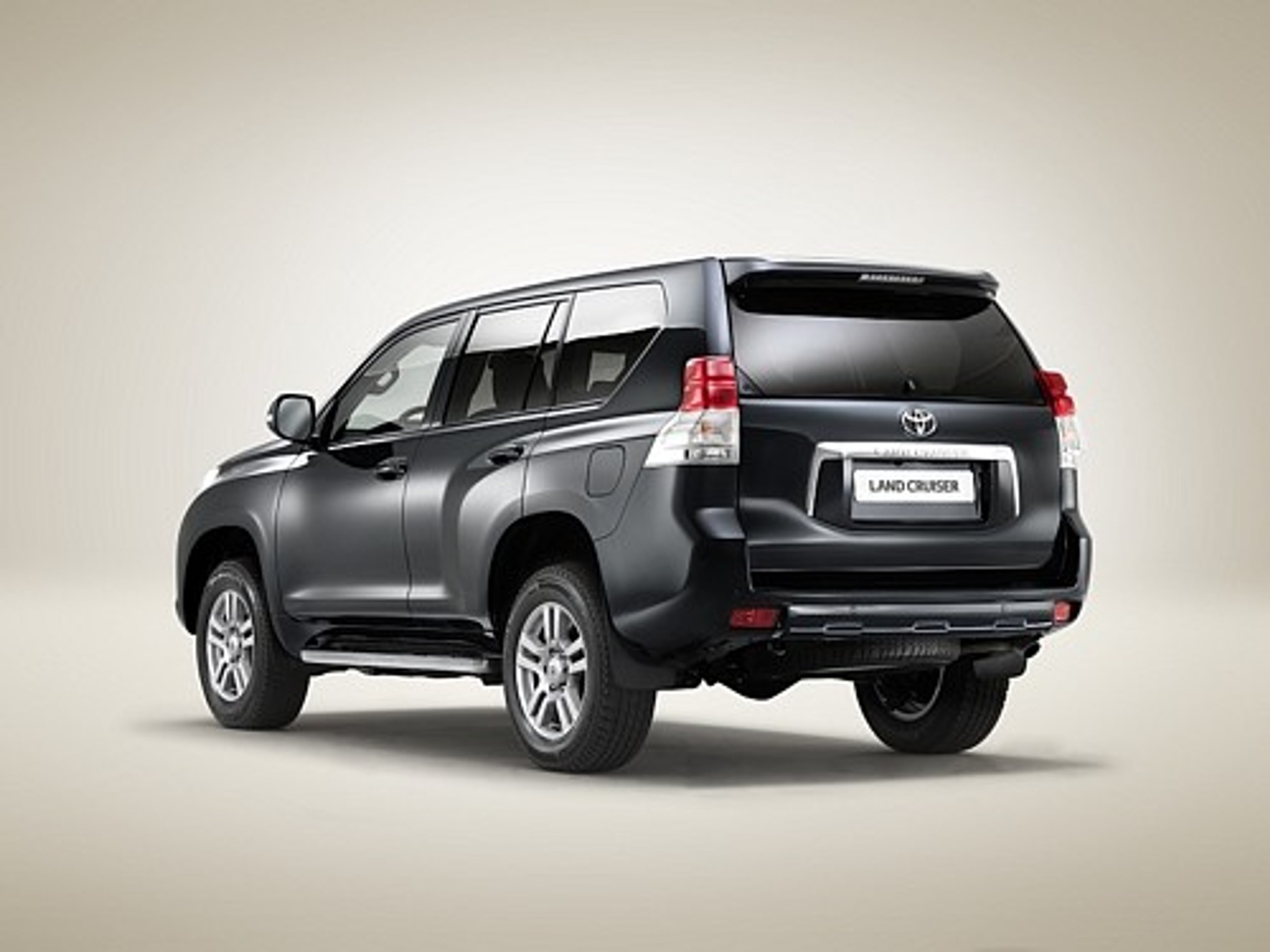 Nowa Toyota Land Cruiser 150 - pierwsze zdjęcia