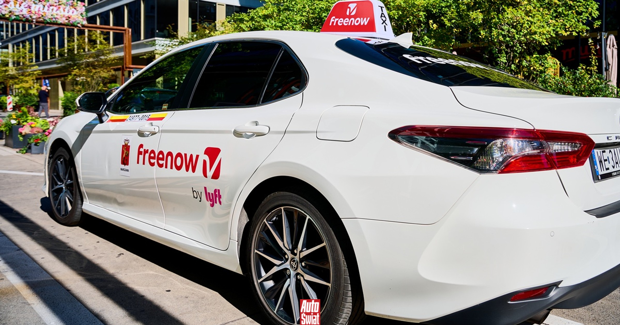 Freenow podał jakie przedmioty pasażerowie zostawiają w taksówkach. Zadziwiająca lista