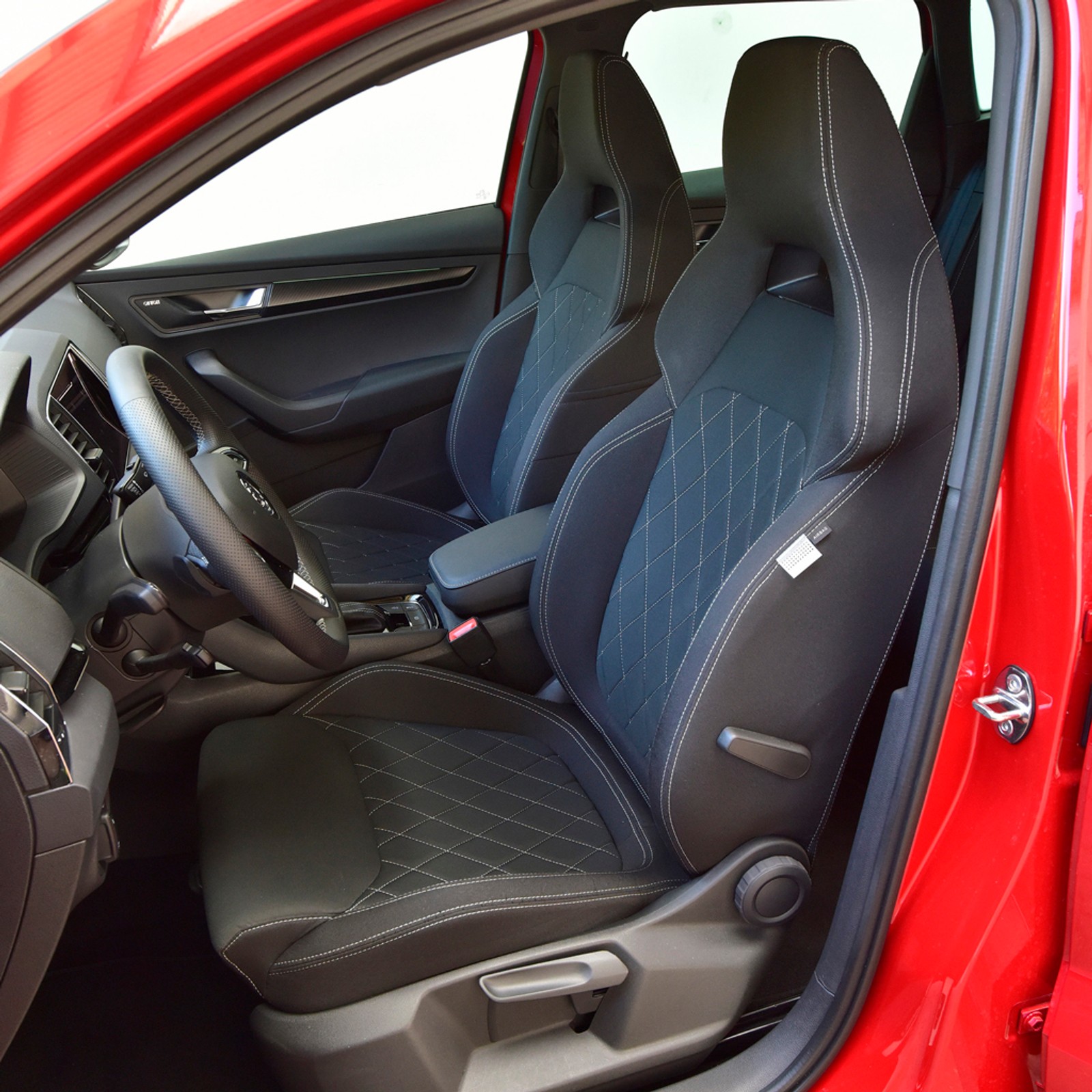 Porównanie: Honda HR-V, Opel Crossland X i Skoda Karoq