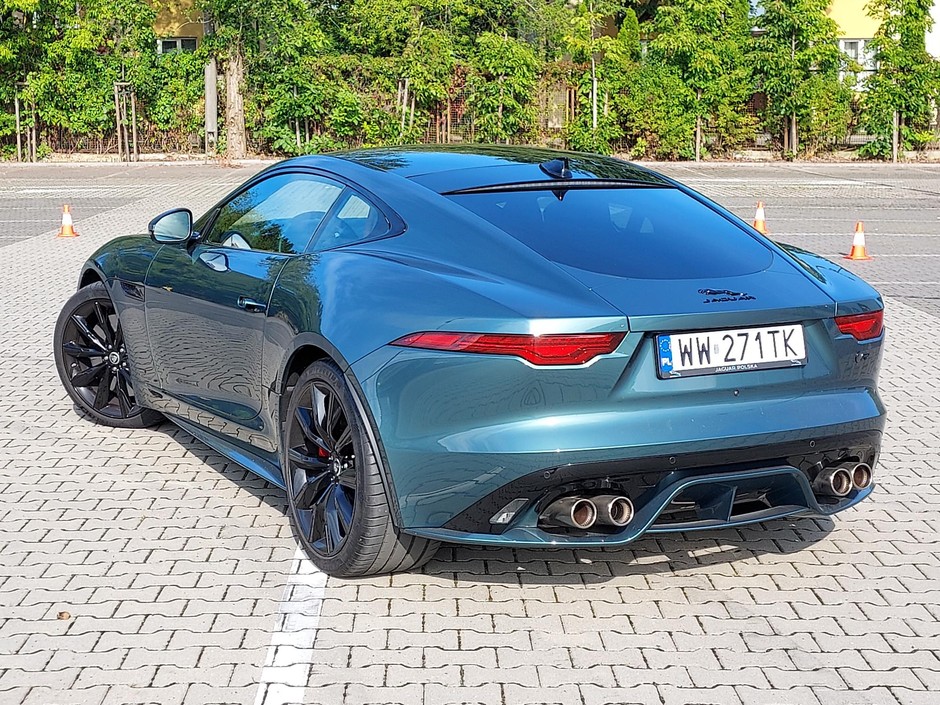 Jaguar F-Type R75