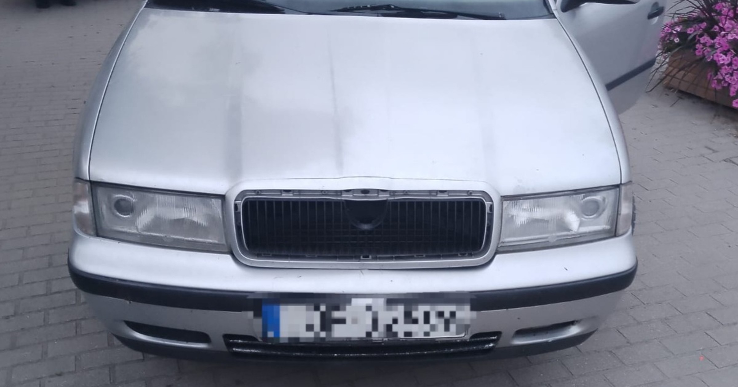 Kierowca Skody spowodował wypadek. Miał ponad 4 promile, wiózł rodzinę