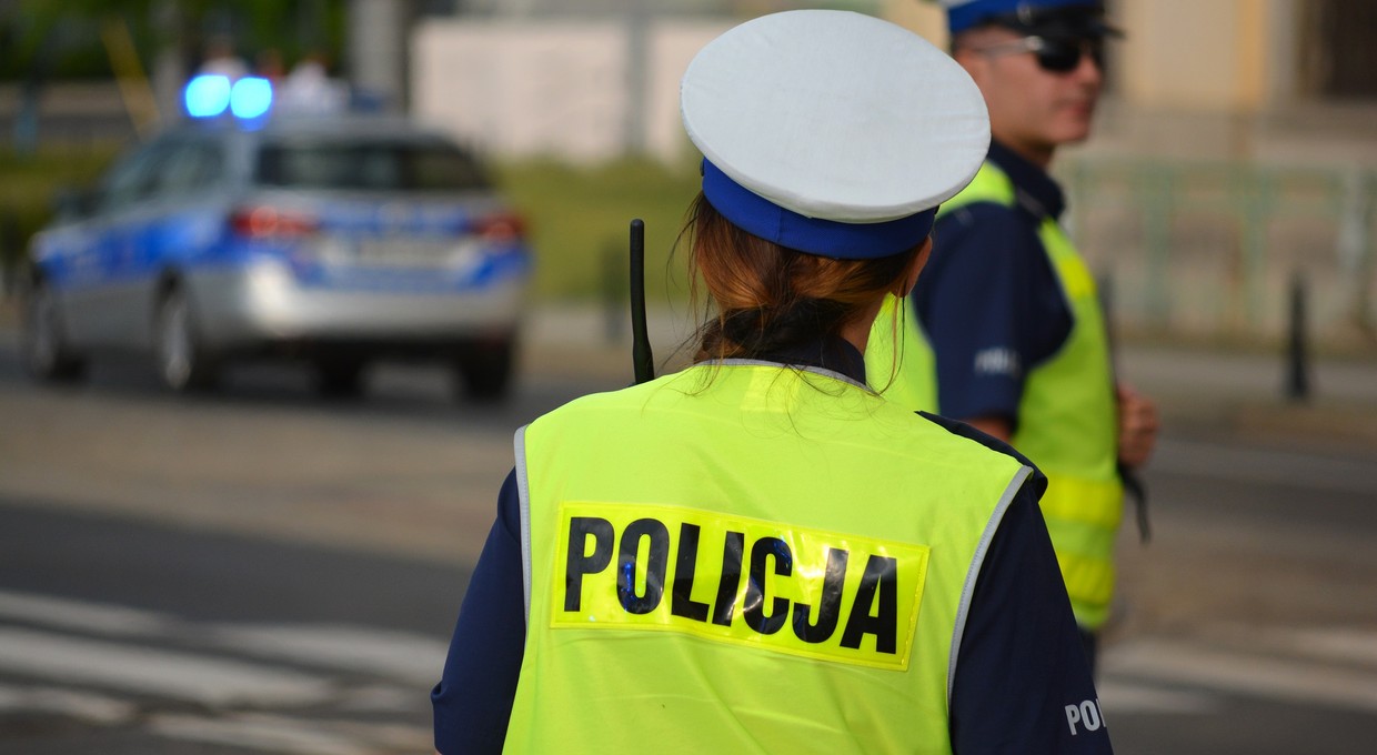 Volkswagen uderzył w wózek z 17-miesięcznym dzieckiem. Zrobił to przez Skodę [WIDEO]