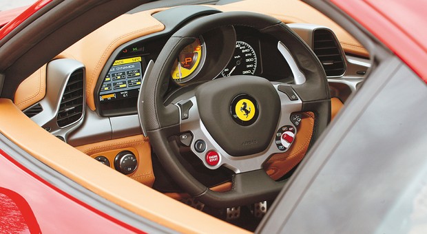 Wypadek Ferrari na Łotwie. Nagranie przypomina katastrofę lotniczą