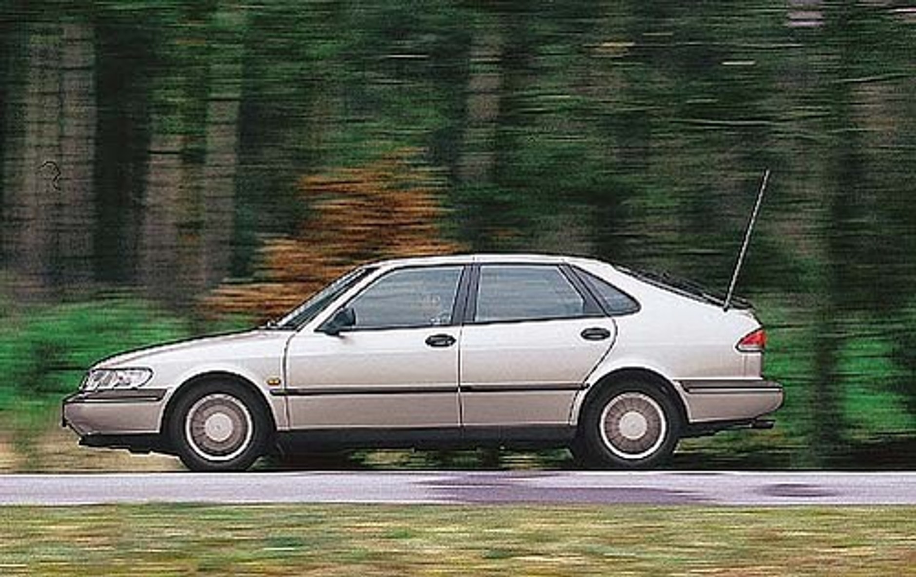 Saab 900 2.3 16V - Opel po szwedzku