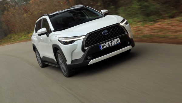 Toyota Corolla Cross 2.0 Hybrid AWD-i (2022 r.)