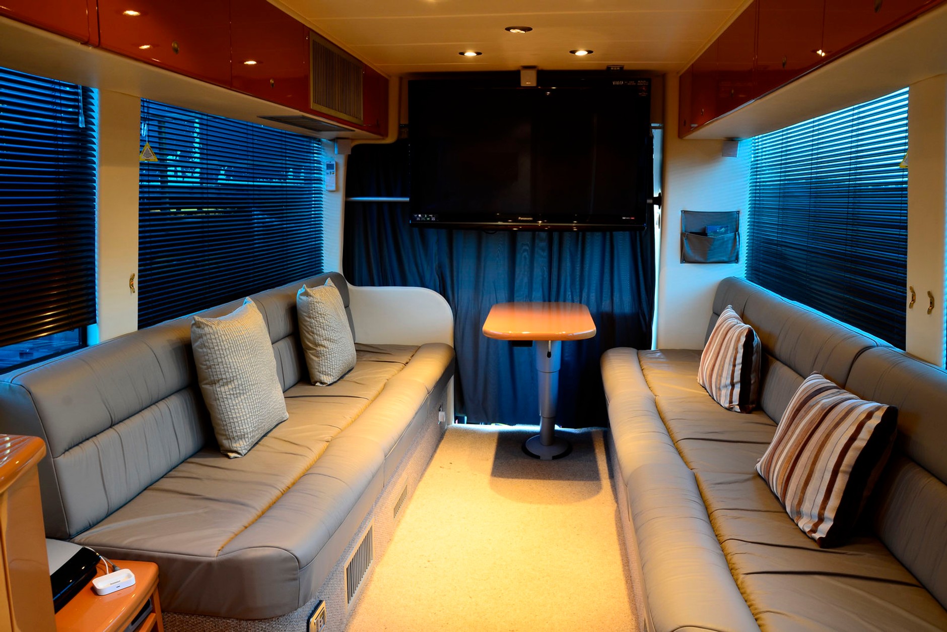 Autobus Ferrari F1 na sprzedaż