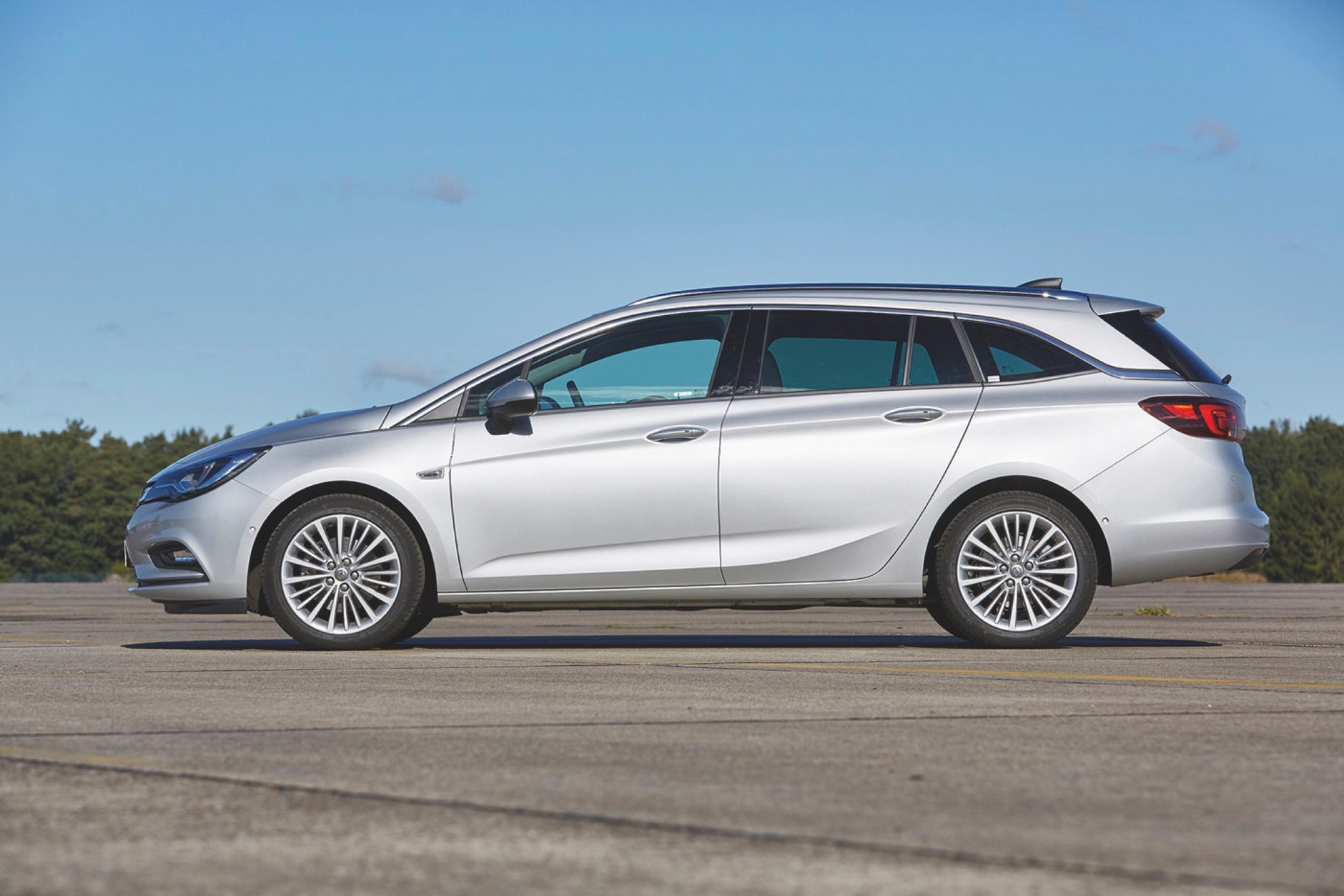 Nowe Renault Megane Grandtour kontra Opel Astra i Peugeot 308