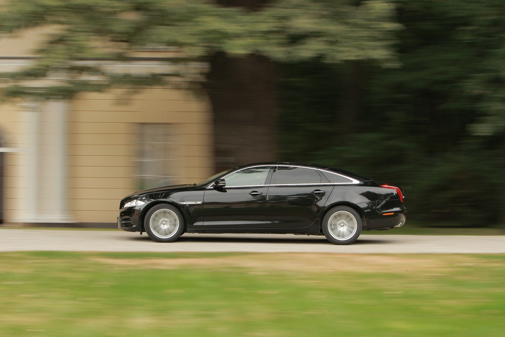 Jaguar XJ 3.0 Diesel: luksus dla znudzonych