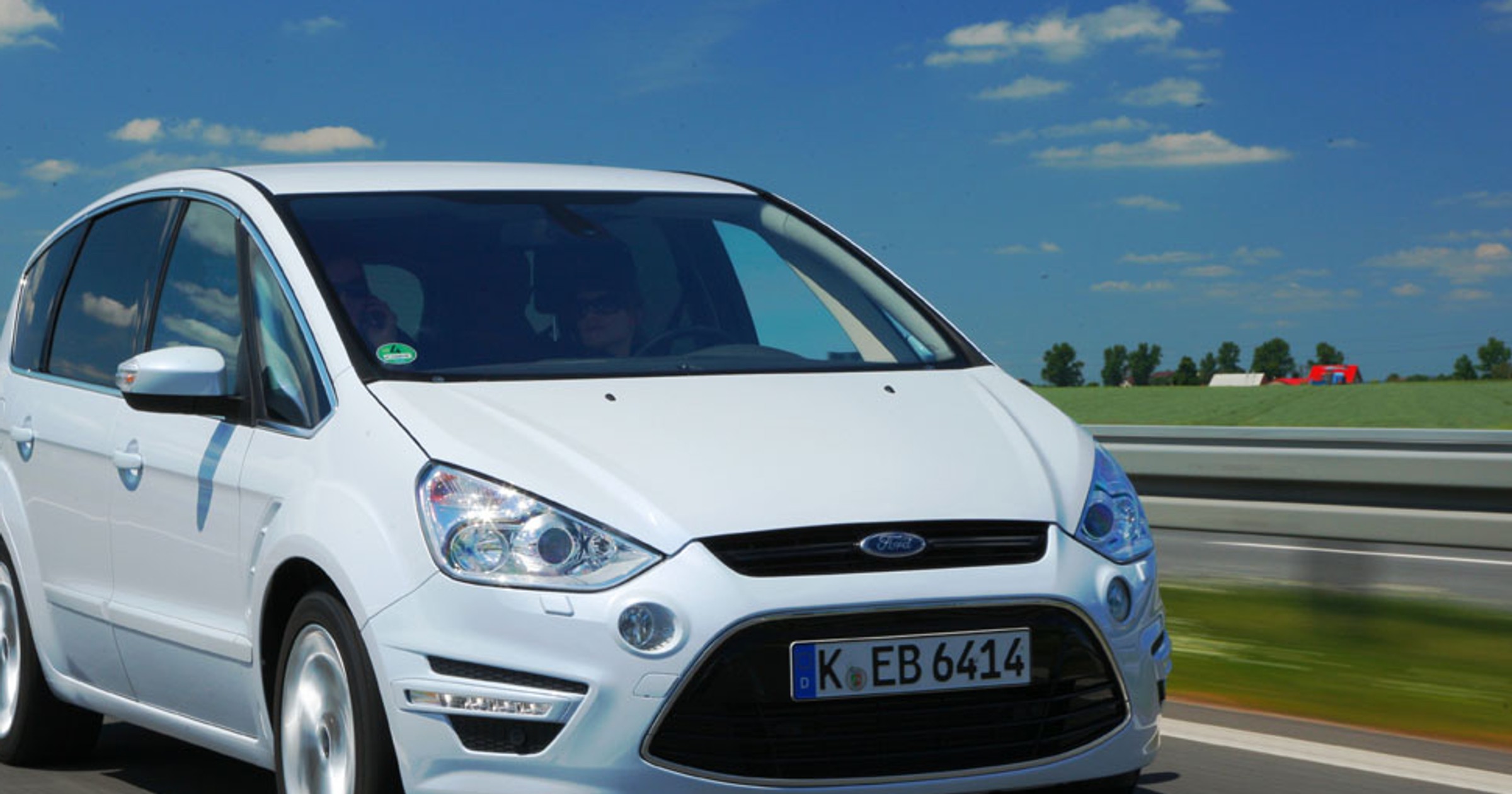 Ford S-Max 2.0 T: Zmiany zgodne z trendem