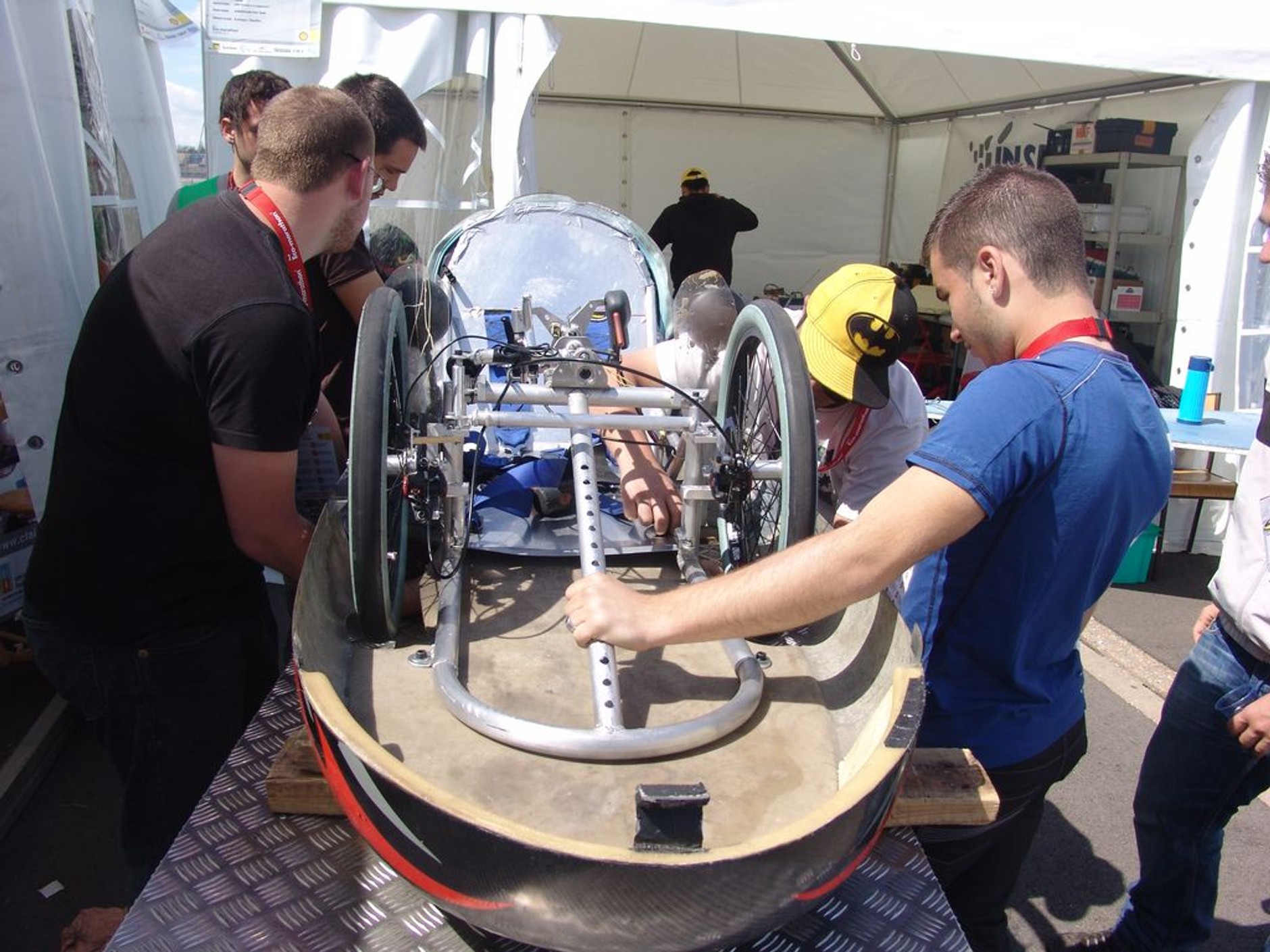 Shell Eco-marathon 2011: ile km na 1 litrze?