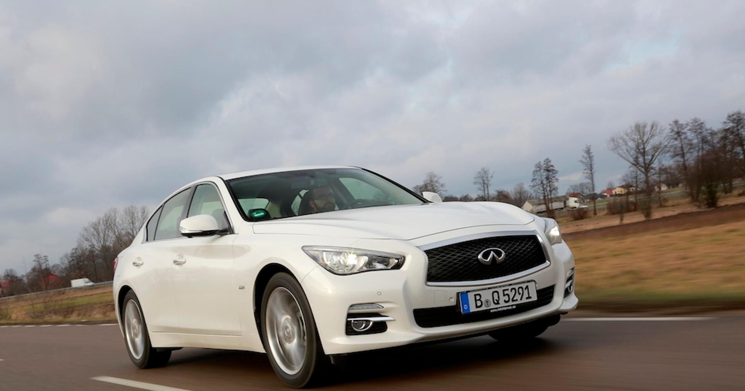 Test Infiniti Q50 2.2d