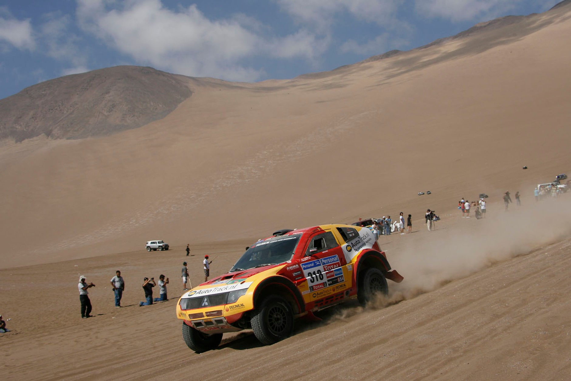 Rajd Dakar 2011: dobra postawa Polaków, Hołowczyc z otwartymi drzwiami (5.etap, wyniki, fot. Willy Weyens)