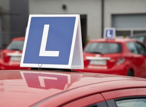 Wstrzymane egzaminy i szkolenia na prawo jazdy - co zrobić?
