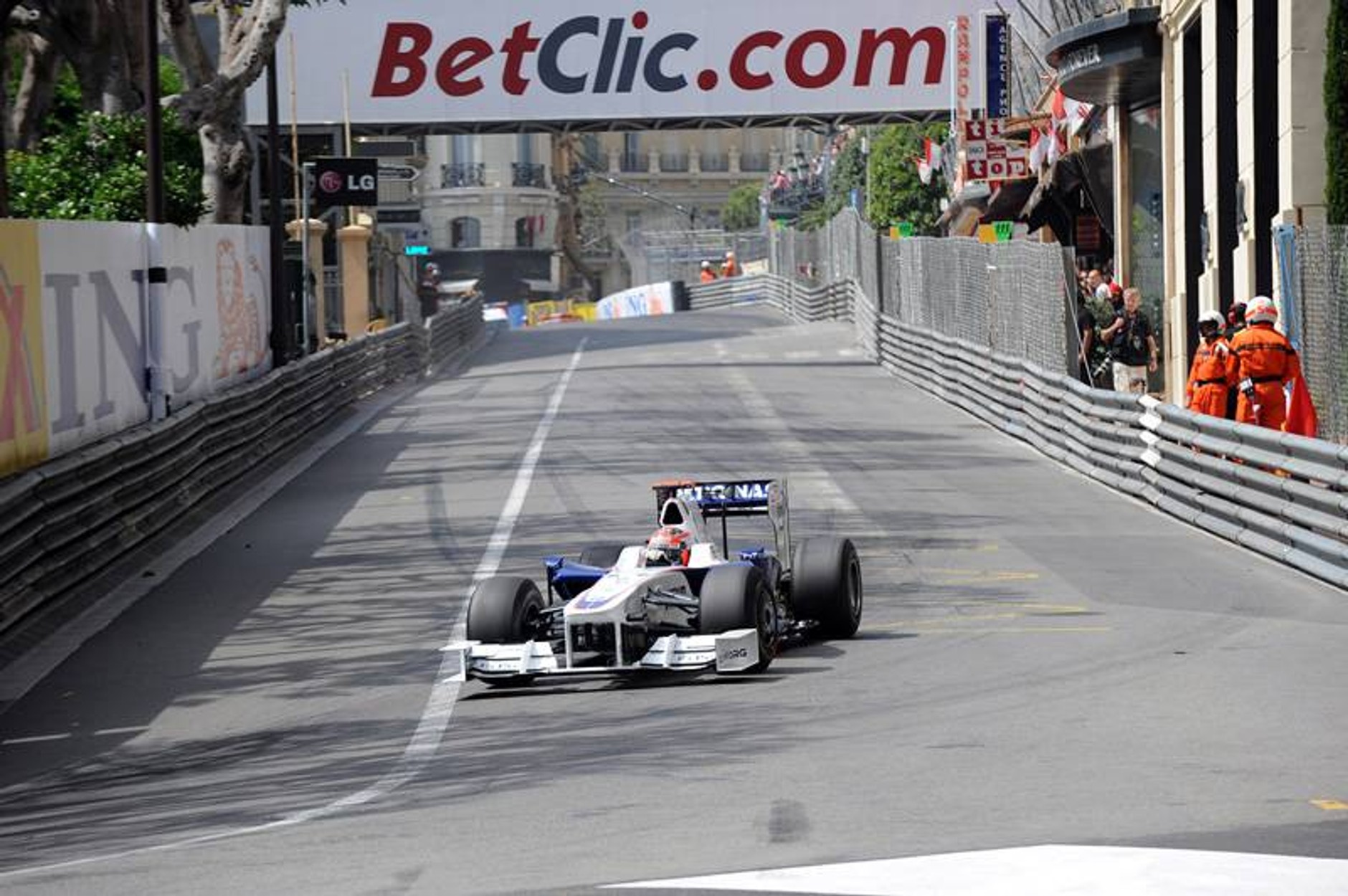 Grand Prix Monaco 2009: Button królem, Kubica w garażu (fotogaleria)