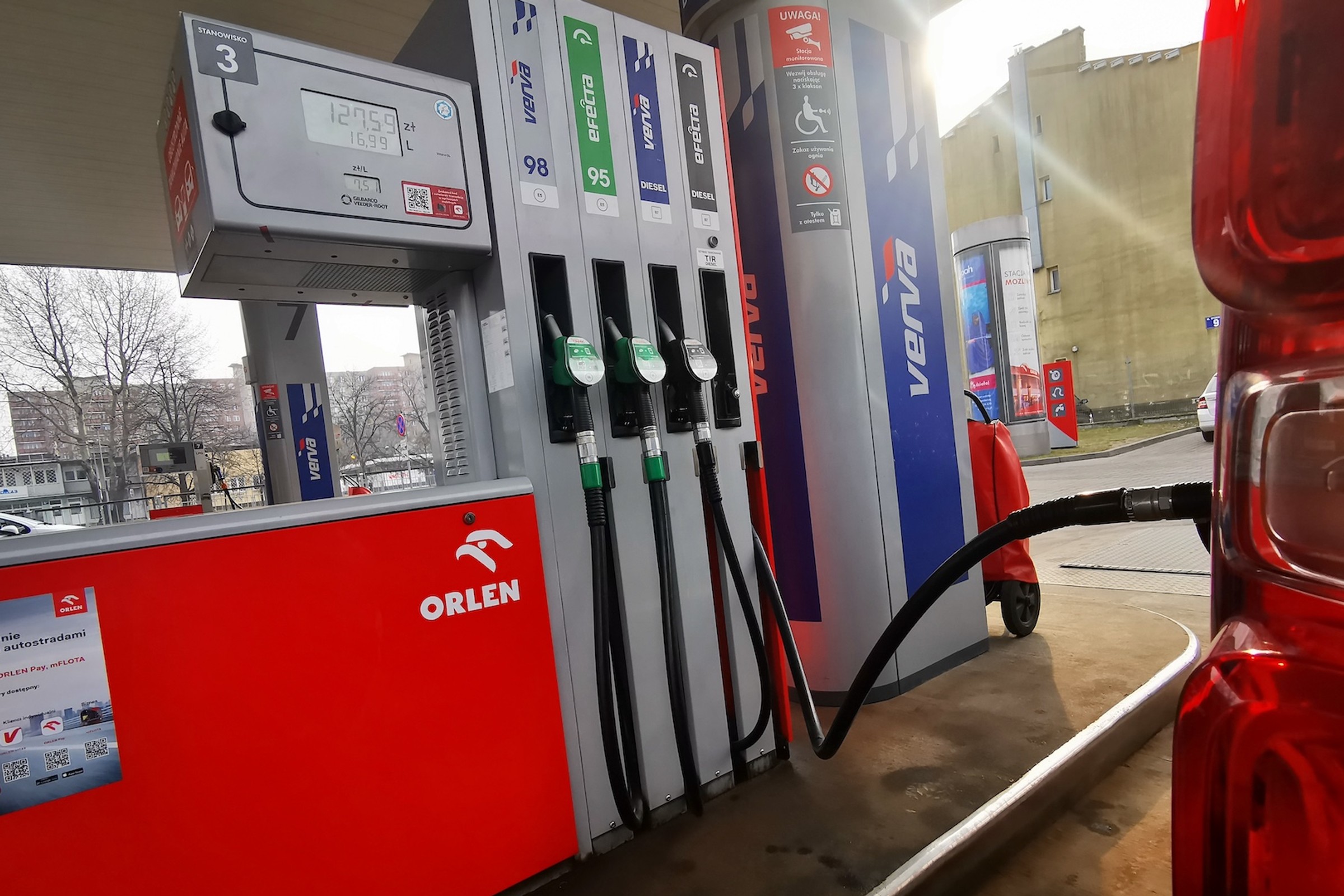 Polska to raj dla litewskich kierowców. Nasze stacje paliw żyją jak pączek w maśle