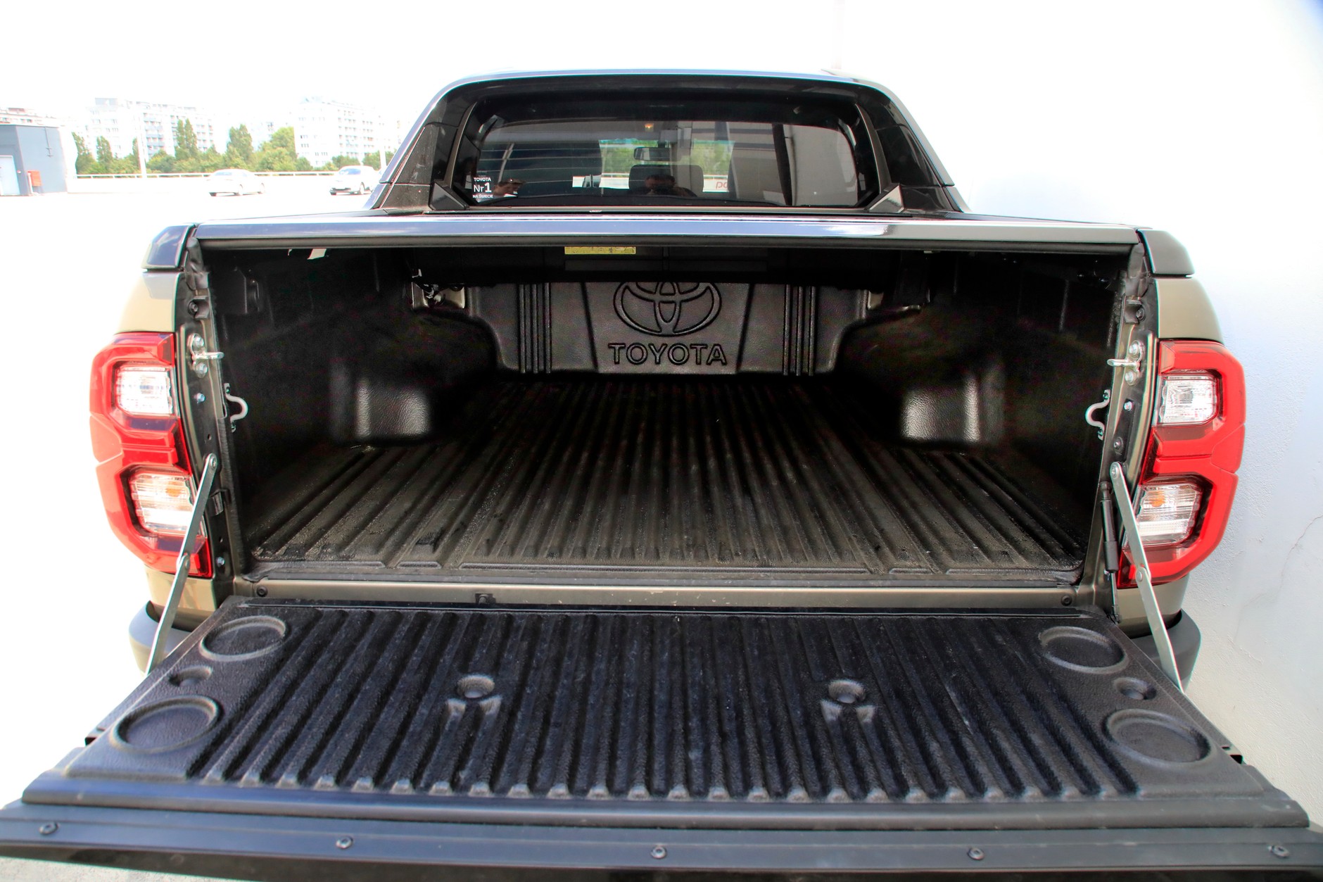 Toyota Hilux 2.0 D-4D 4x4 A/T 2021