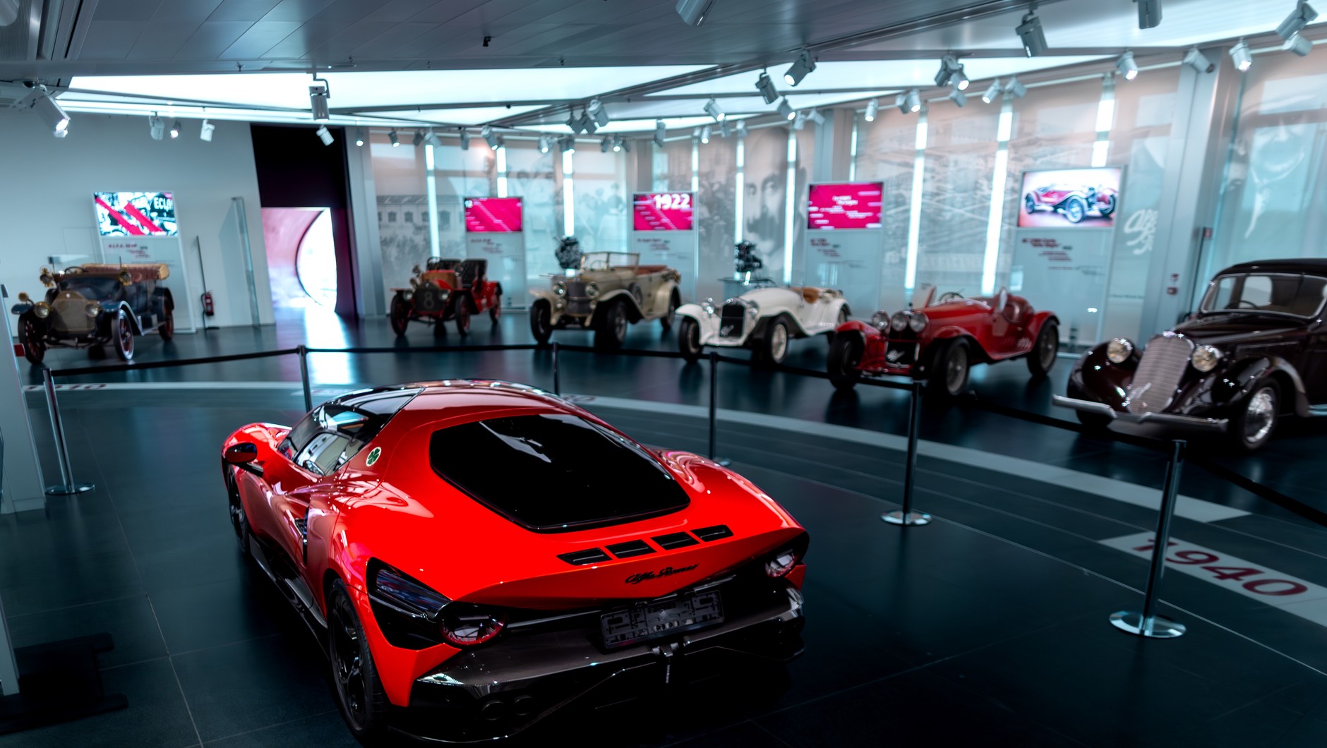 Alfa Romeo 33 Stradale w muzeum marki w Arese