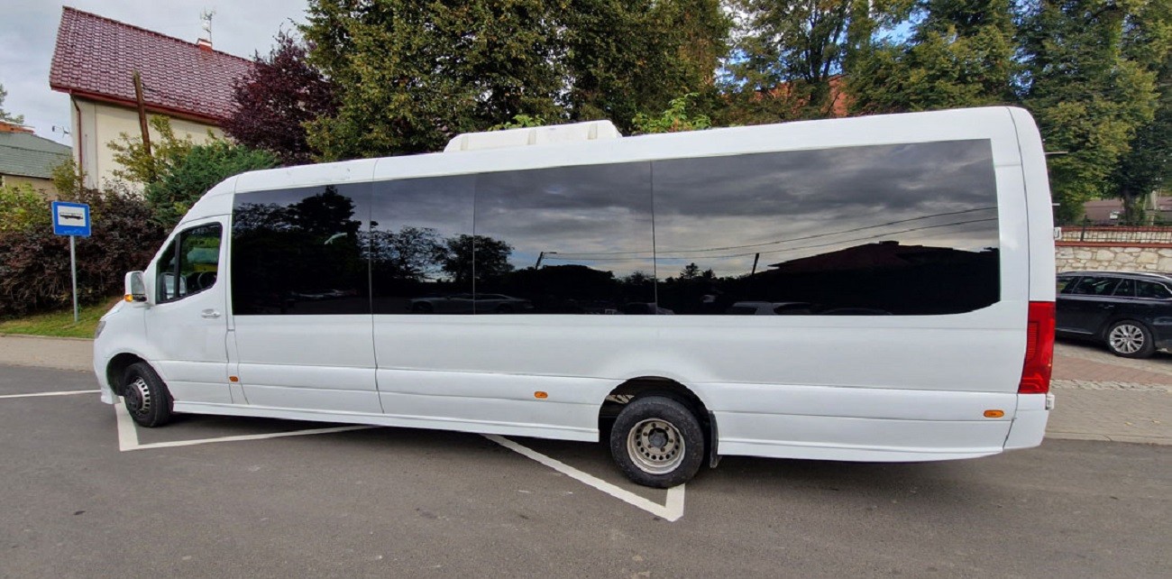 Nowy autobus szkolny, a już niespełniający wymagań