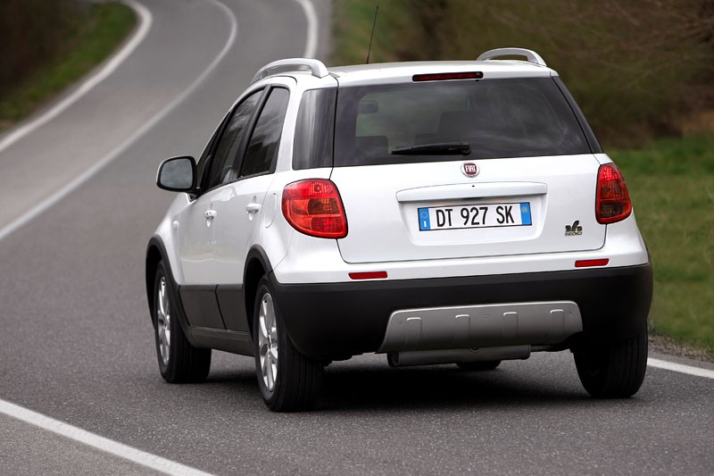 Fiat Sedici: nowy wygląd i silniki (1,6 88 kW a 2,0 JTD 99 kW)