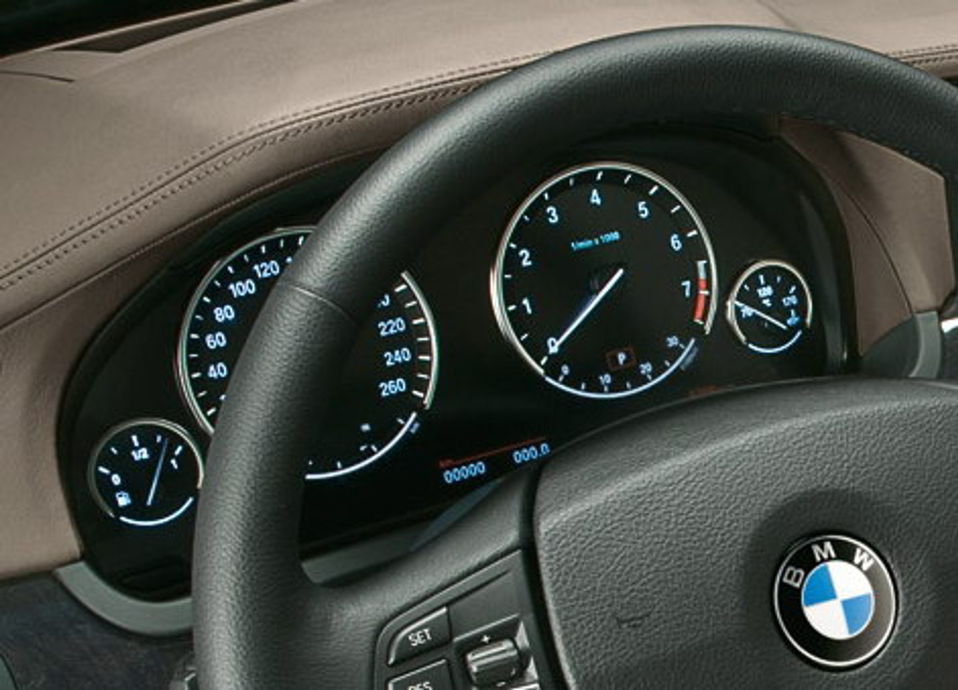 BMW serii 7: pierwsze zdjęcia piątej generacji