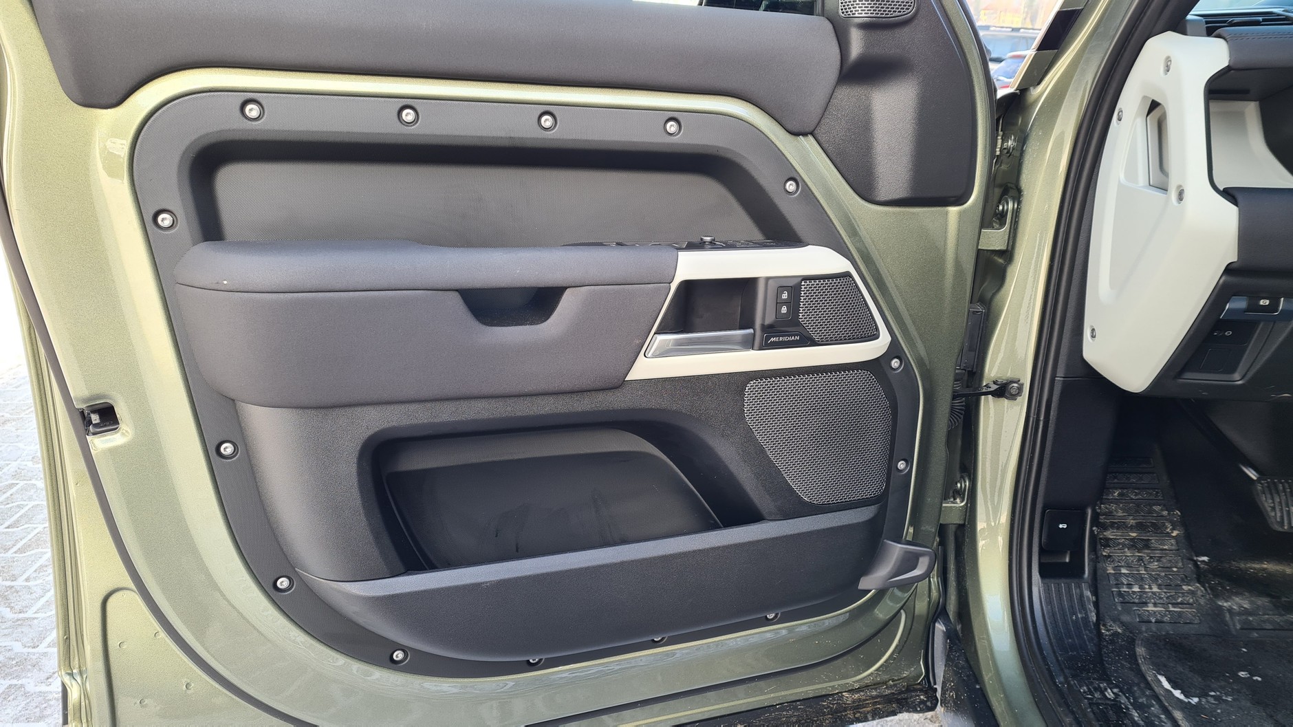 Land Rover Defender 110