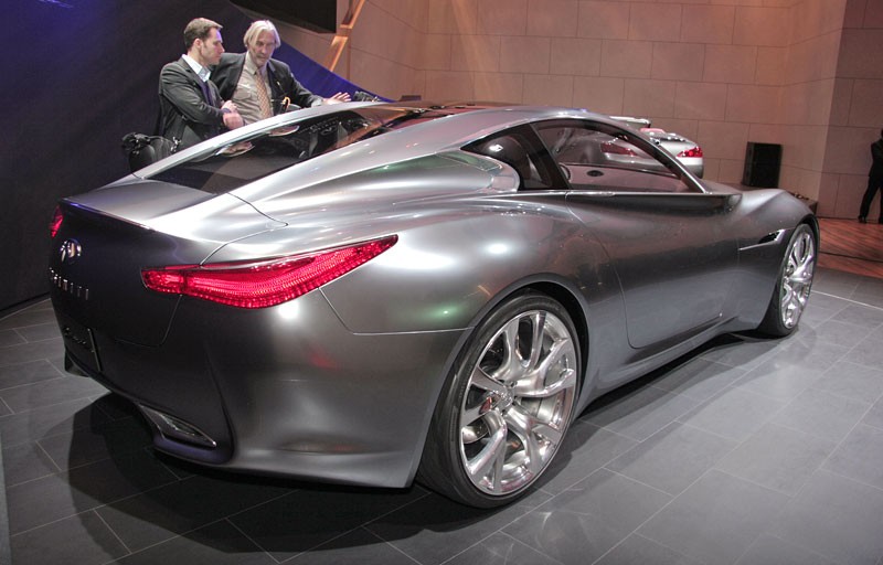 Genewa 2009: Infiniti Essence Concept (fotogaleria)