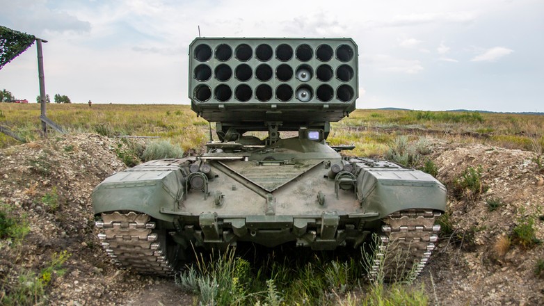 Wyrzutnia pocisków termobarycznych TOS-1A