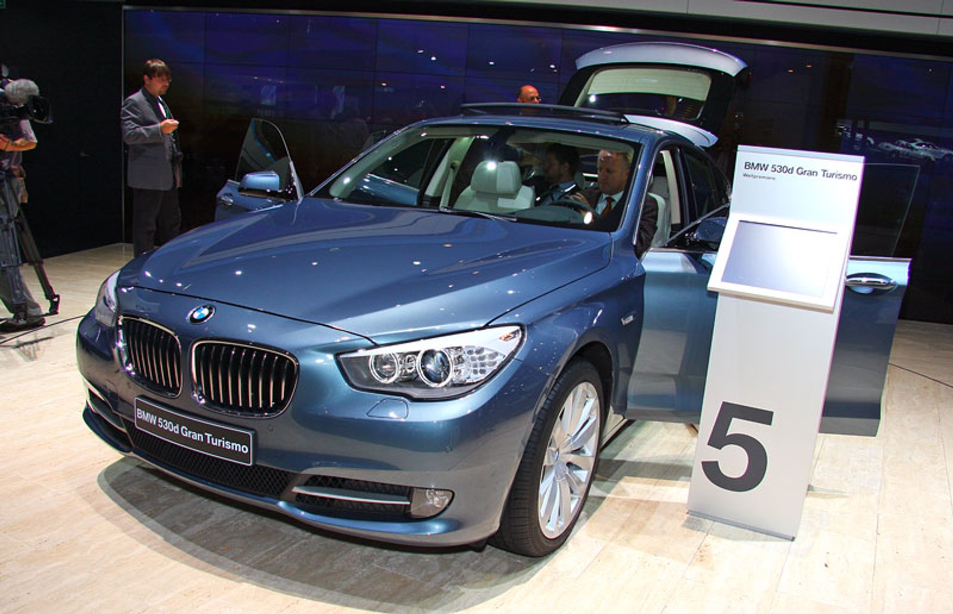 IAA Frankfurt 2009: BMW 5 GT – pierwsze wrażenia (fotogaleria)