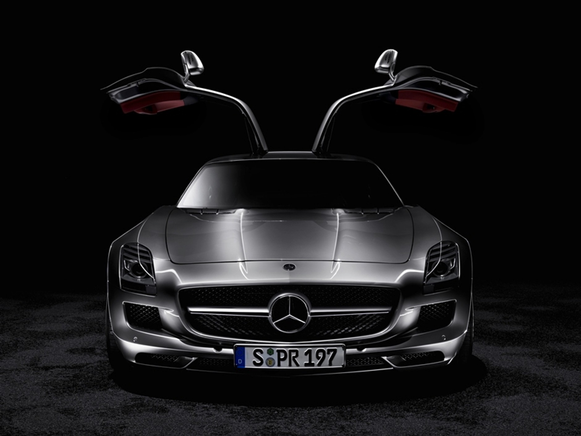 Mercedes SLS AMG w całej okazałaości