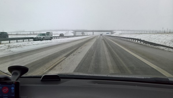 Ślisko na drogach w Tatrach i na Podhalu