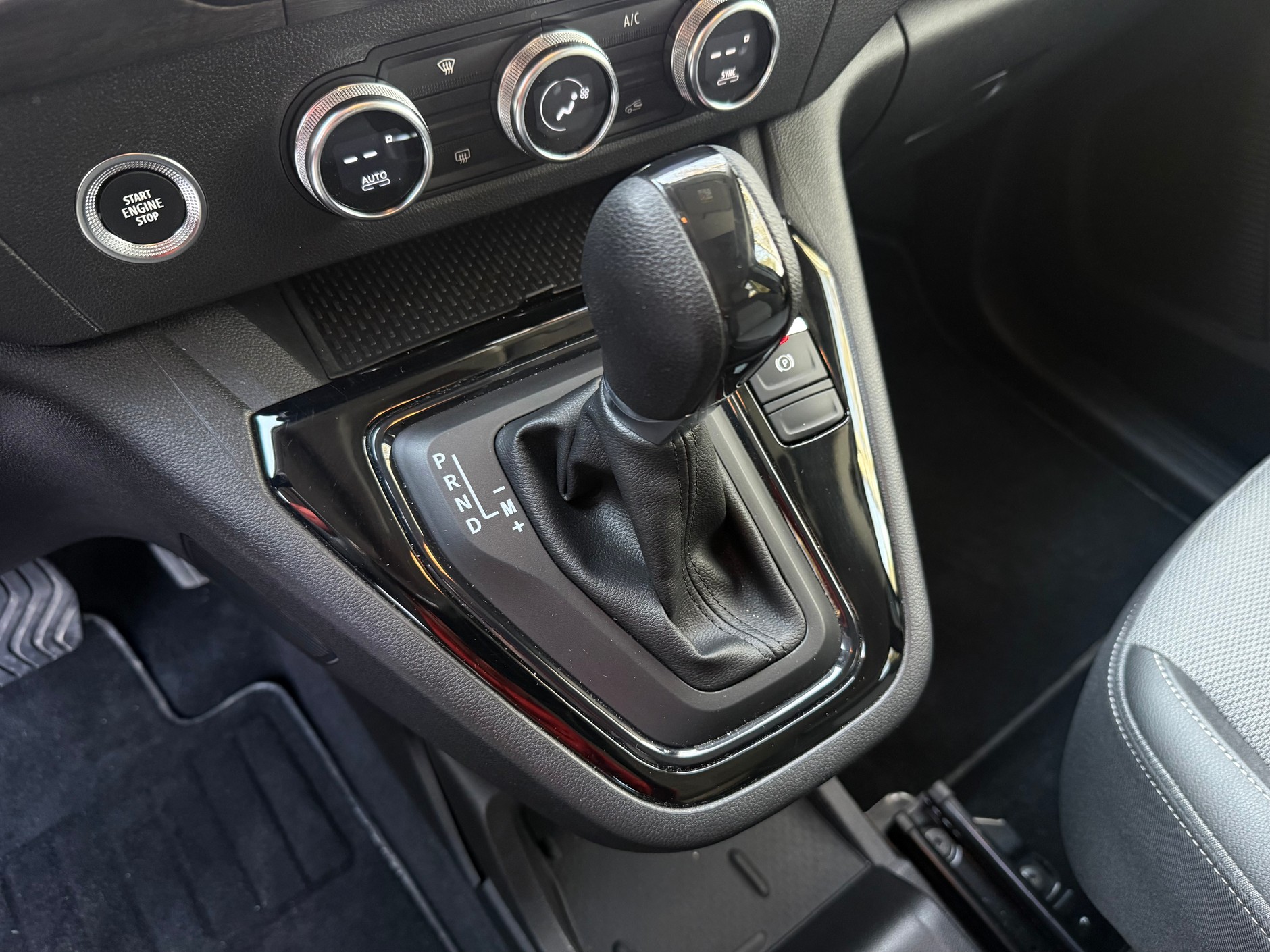 Renault Grand Kangoo TECHNO TCe 130 EDC w wersji 7-osobowej