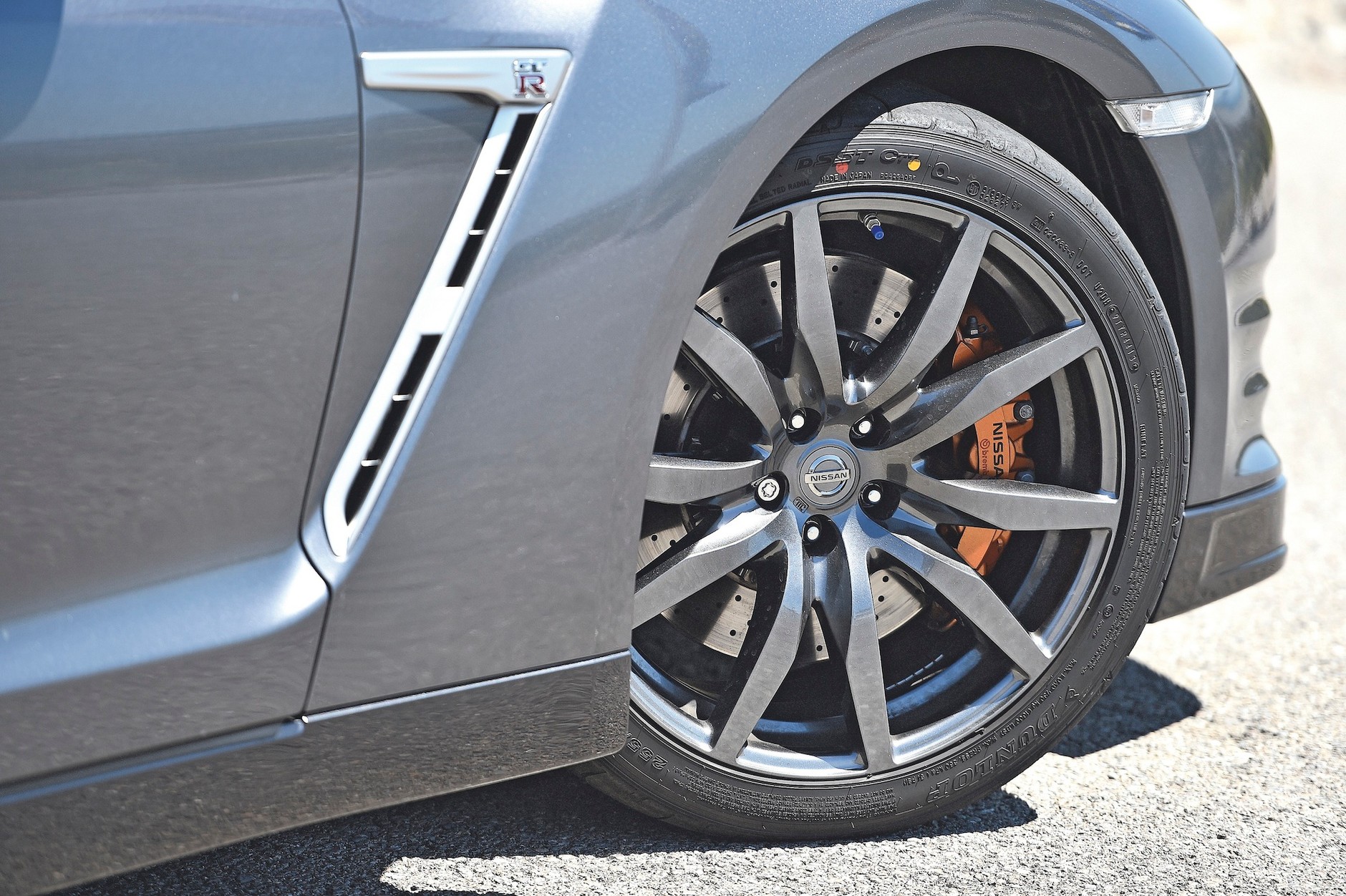 McLaren 650S i Nissan GT-R