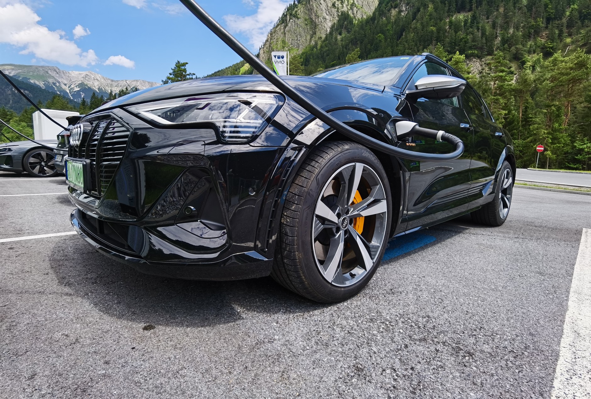 Elektromobilność Alpy Audi e-Tron S Audi e-Tron GT Porsche Taycan