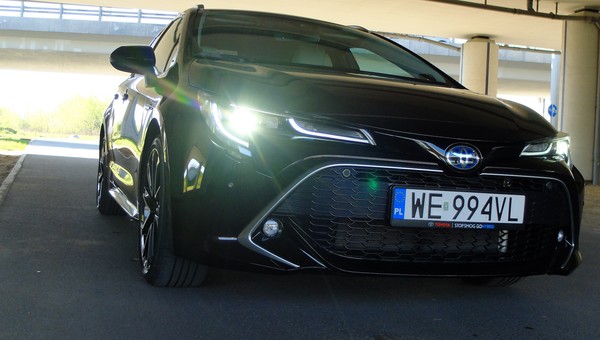 Toyota Corolla TS kombi 2.0 Hybrid: kompakt idealny? | TEST