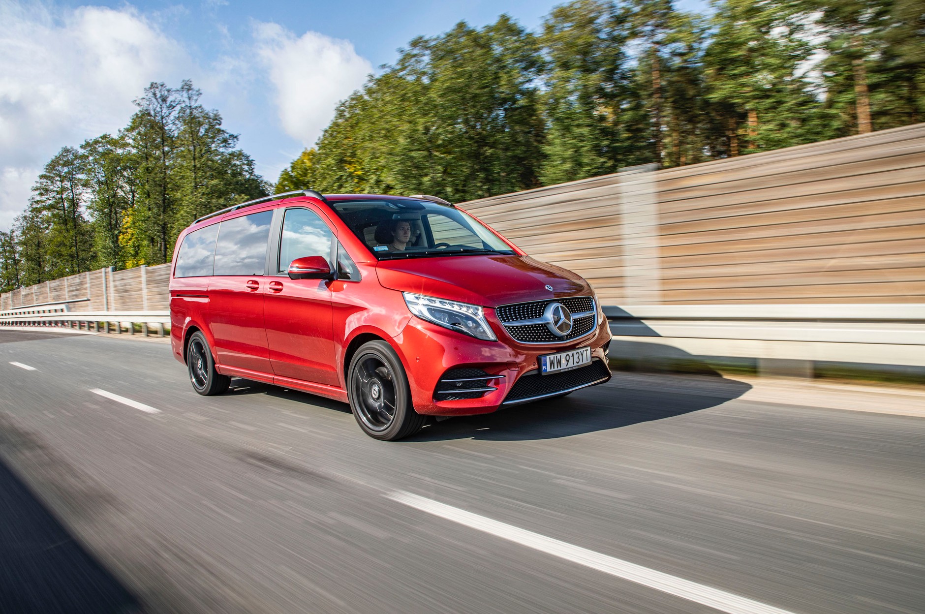 Mercedes V 300 d 4Matic – autobus klasy wyższej