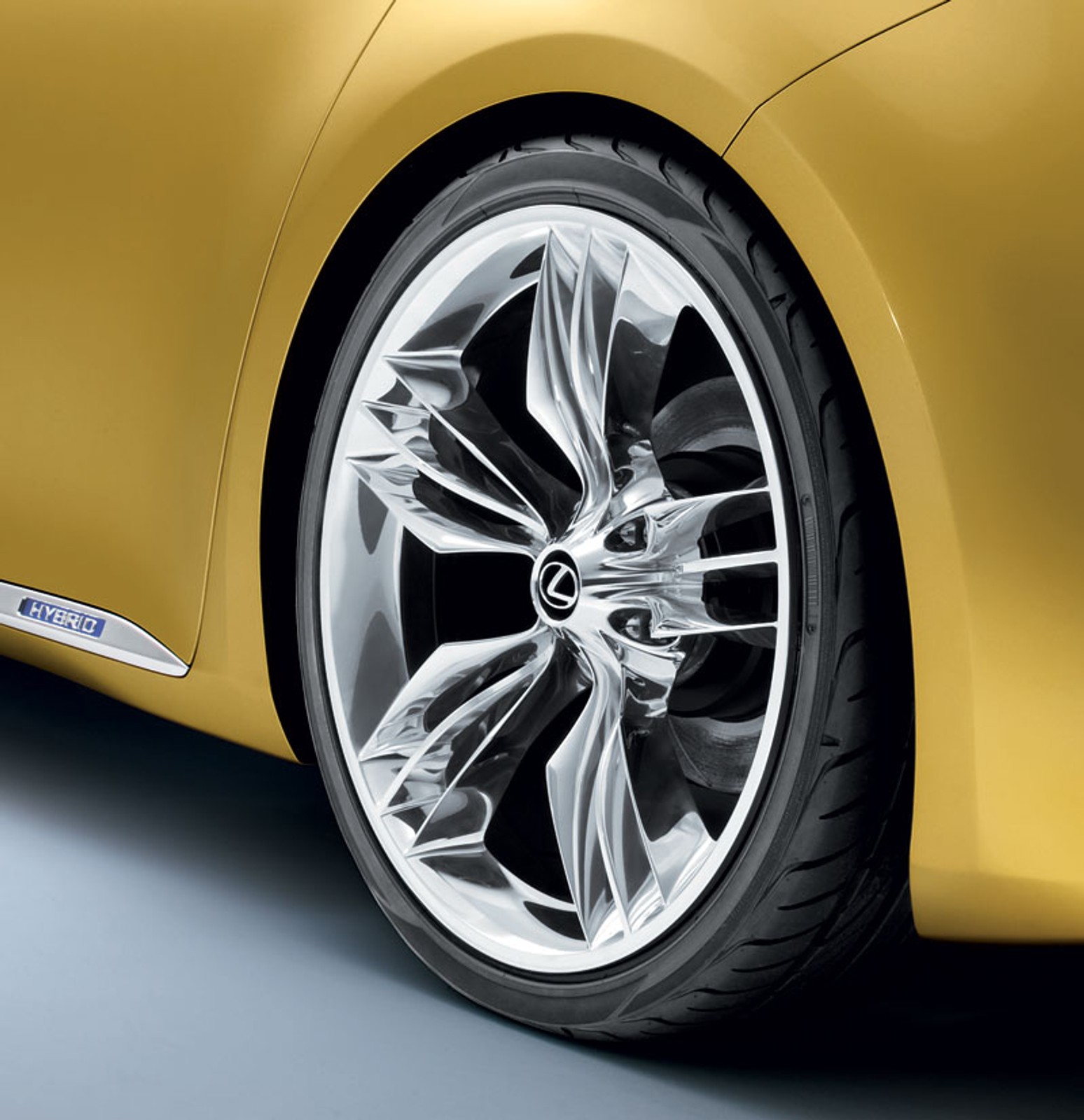 Lexus LF-Ch: Lexus vstoupí do nižší střední třídy v roce 2010