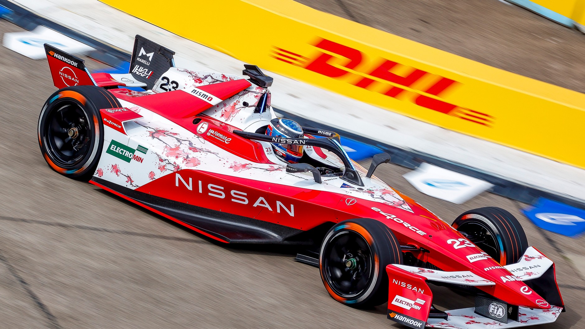 Oliver Rowland z Nissan Formula E Team zdobywa tytuł Mistrza Świata Formuły E podczas E-Prix w Berlinie