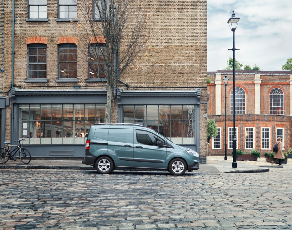 Ford Transit Courier 1 generacja 2018 rok