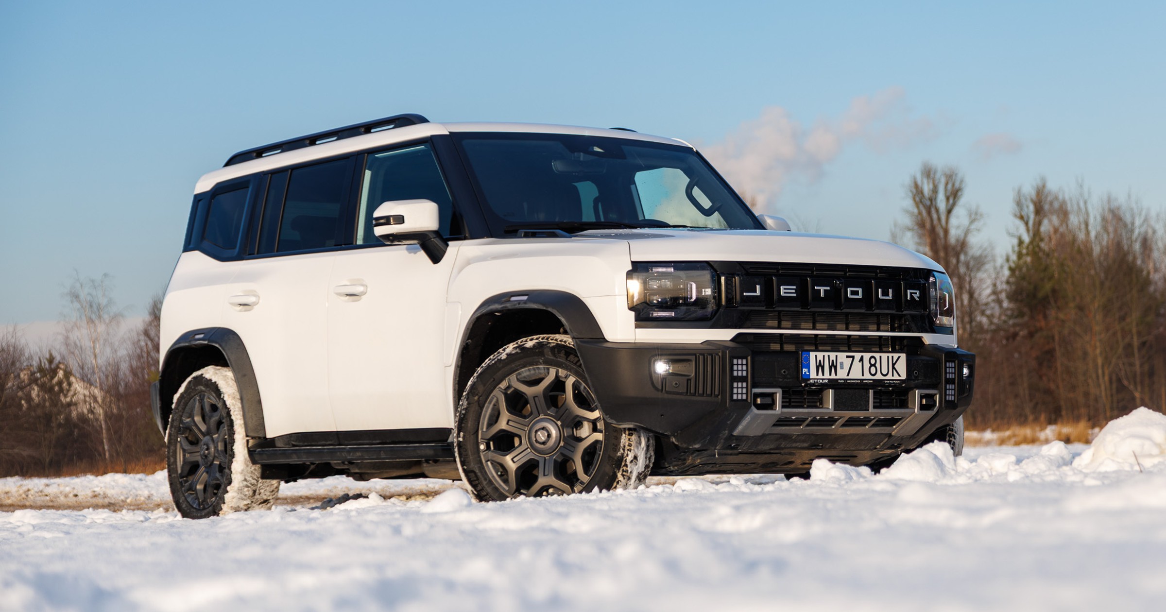 Jetour T2 nie jest prawdziwą terenówką, ale tak wygląda. Dla większości to wystarczy, by zainteresować się tym samochodem