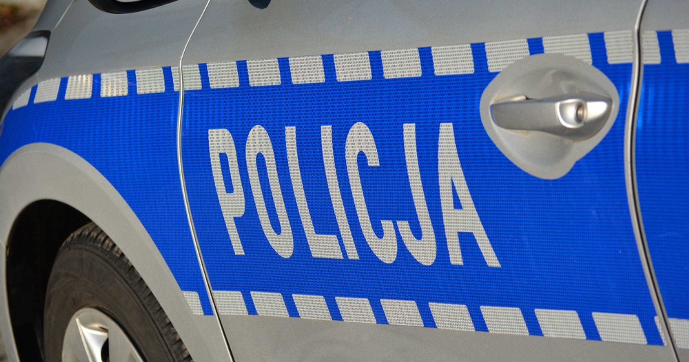 Pijany kierowca staranował radiowóz, a potem chciał wręczyć policjantom łapówkę