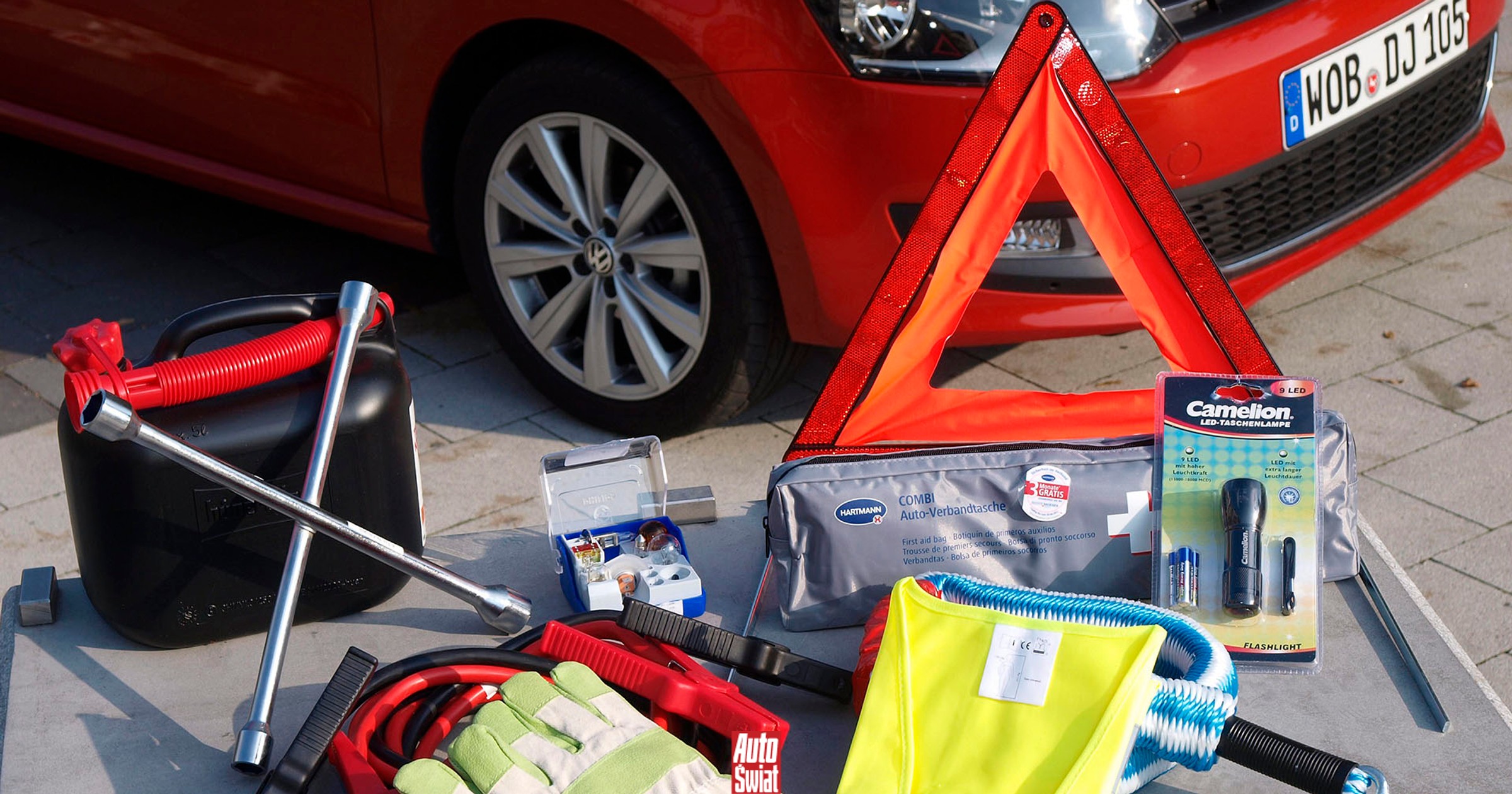 Cztery praktyczne akcesoria, które warto mieć w samochodzie. Nie są obowiązkowe, ale mogą uratować życie