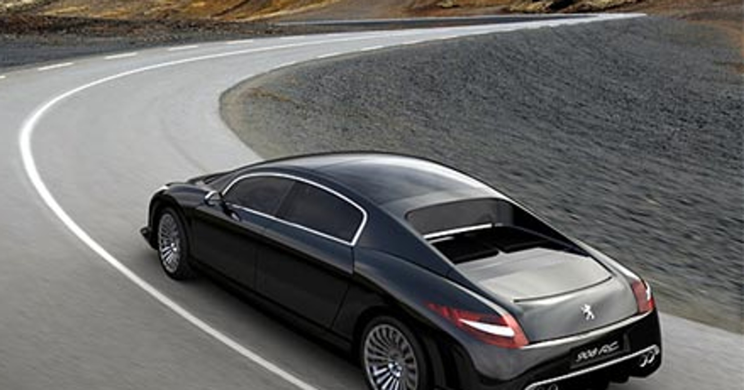 Paryska gwiazda: Peugeot 908 RC s silnikiem V12 HDI