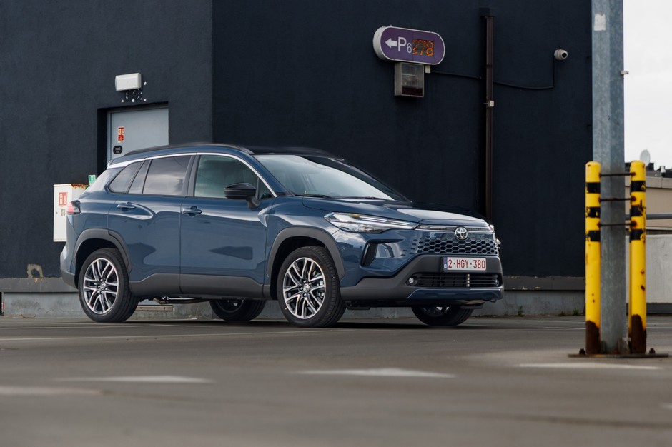 Toyota Corolla Cross Executive 2.0 Hybrid Dynamic Force 178 KM AWD-i e-CVT