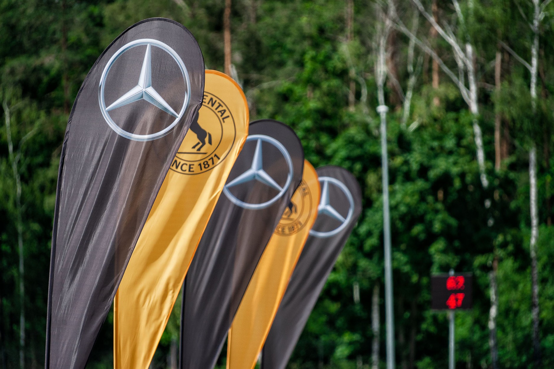 Mercedes-Benz Safety Experience - zrozumieć zachowanie samochodu