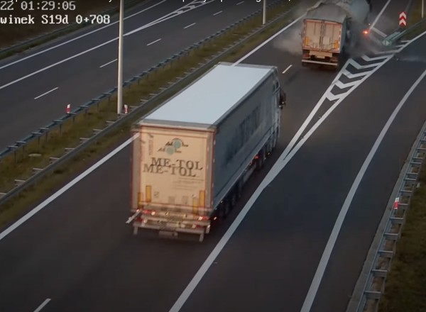 Kierowca cysterny zatrzymał się na ekspresówce! Karambol ciężarówek na obwodnicy Lublina [WIDEO]