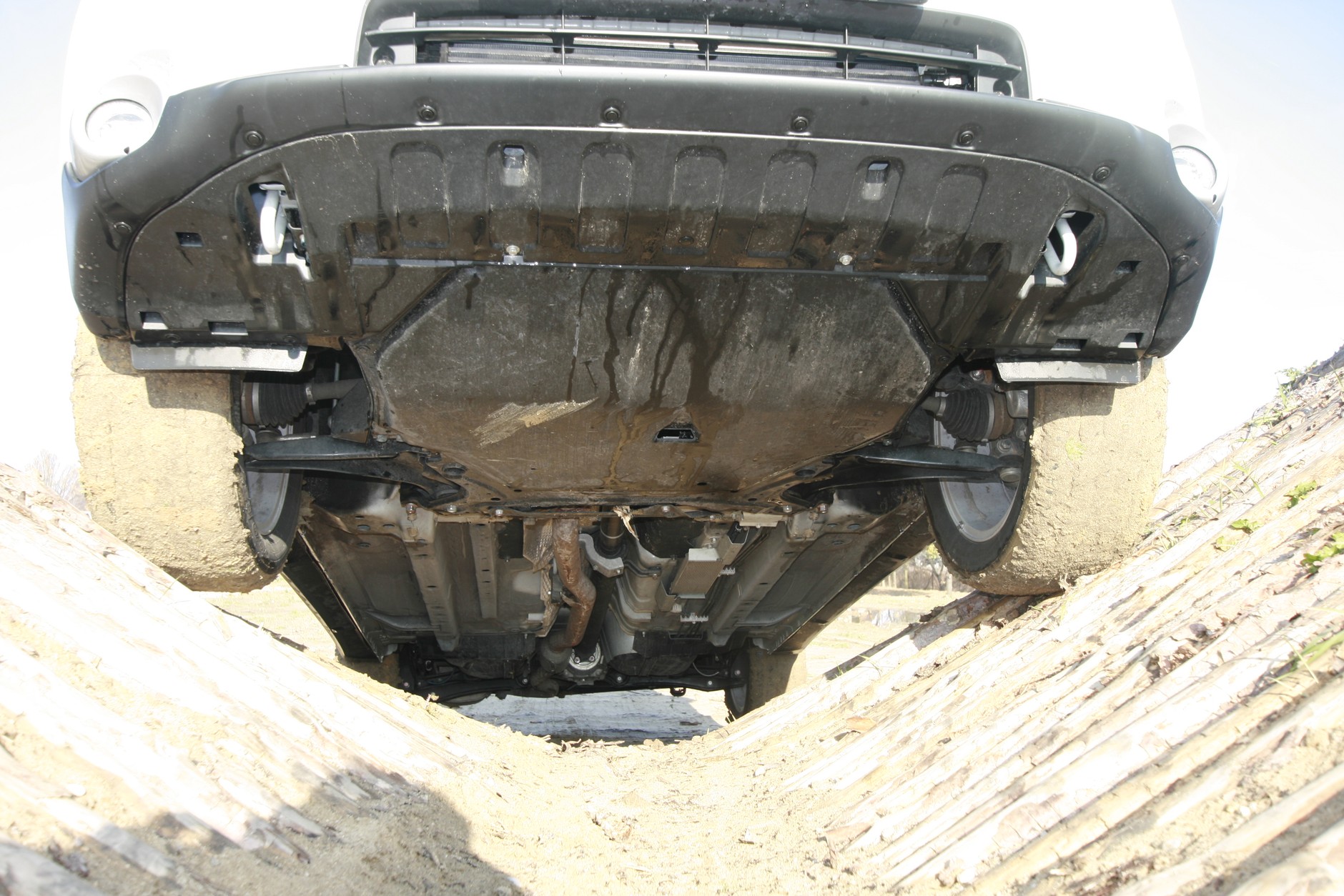 Osłona fabryczna – Mitsubishi Outlander