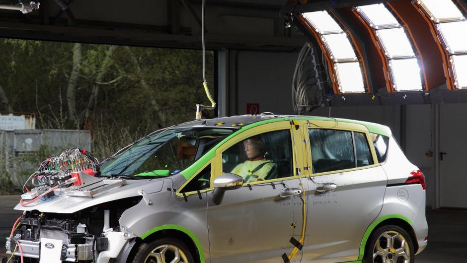 Czy nowy Ford B-MAX jest bezpieczny?