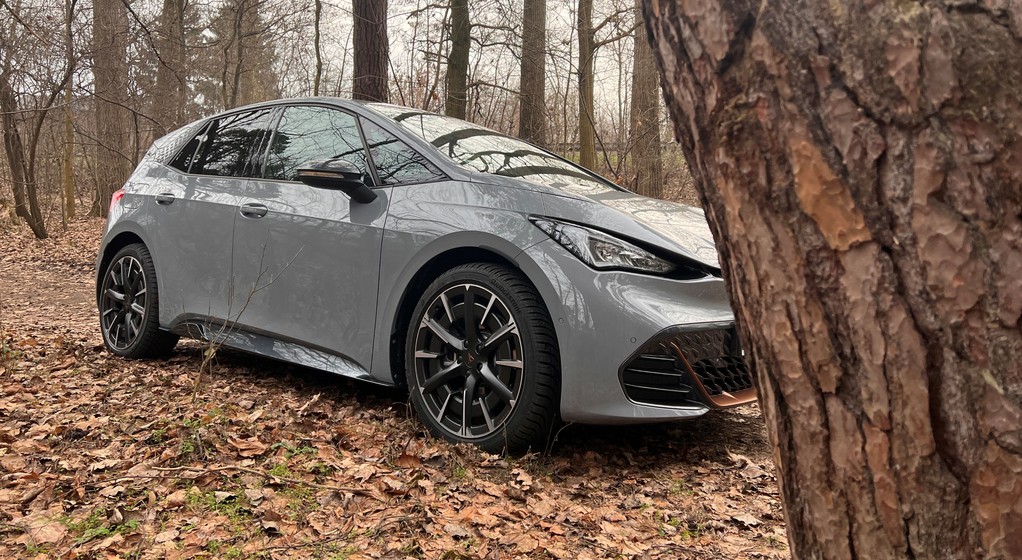 Cupra Born (wersja z akumulatorem 77 kWh i silnikiem 231 KM)